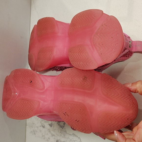 Steve Madden Hot Pink Sparkle Maxima Sneakers Size 6 Stretch - Picture 5 of 8